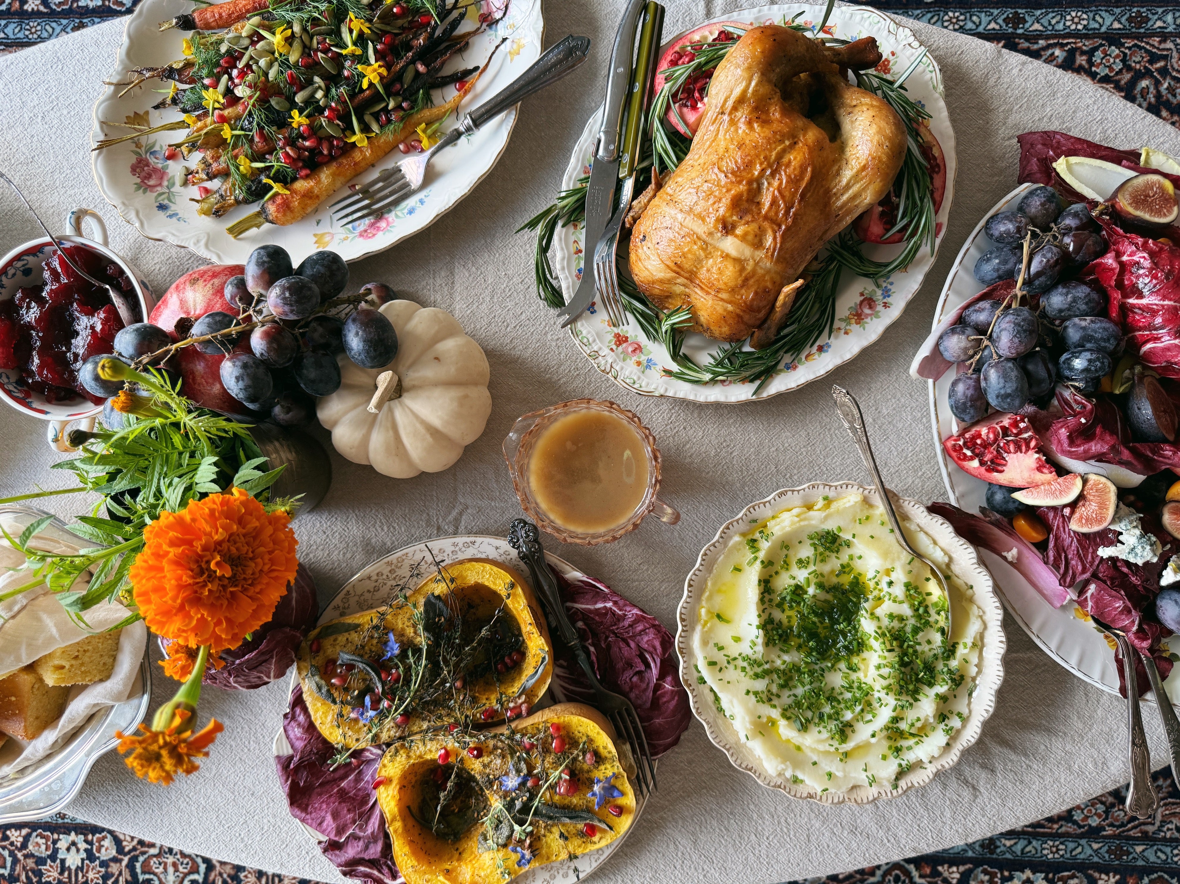 Tips & Tricks for Hosting Friendsgiving