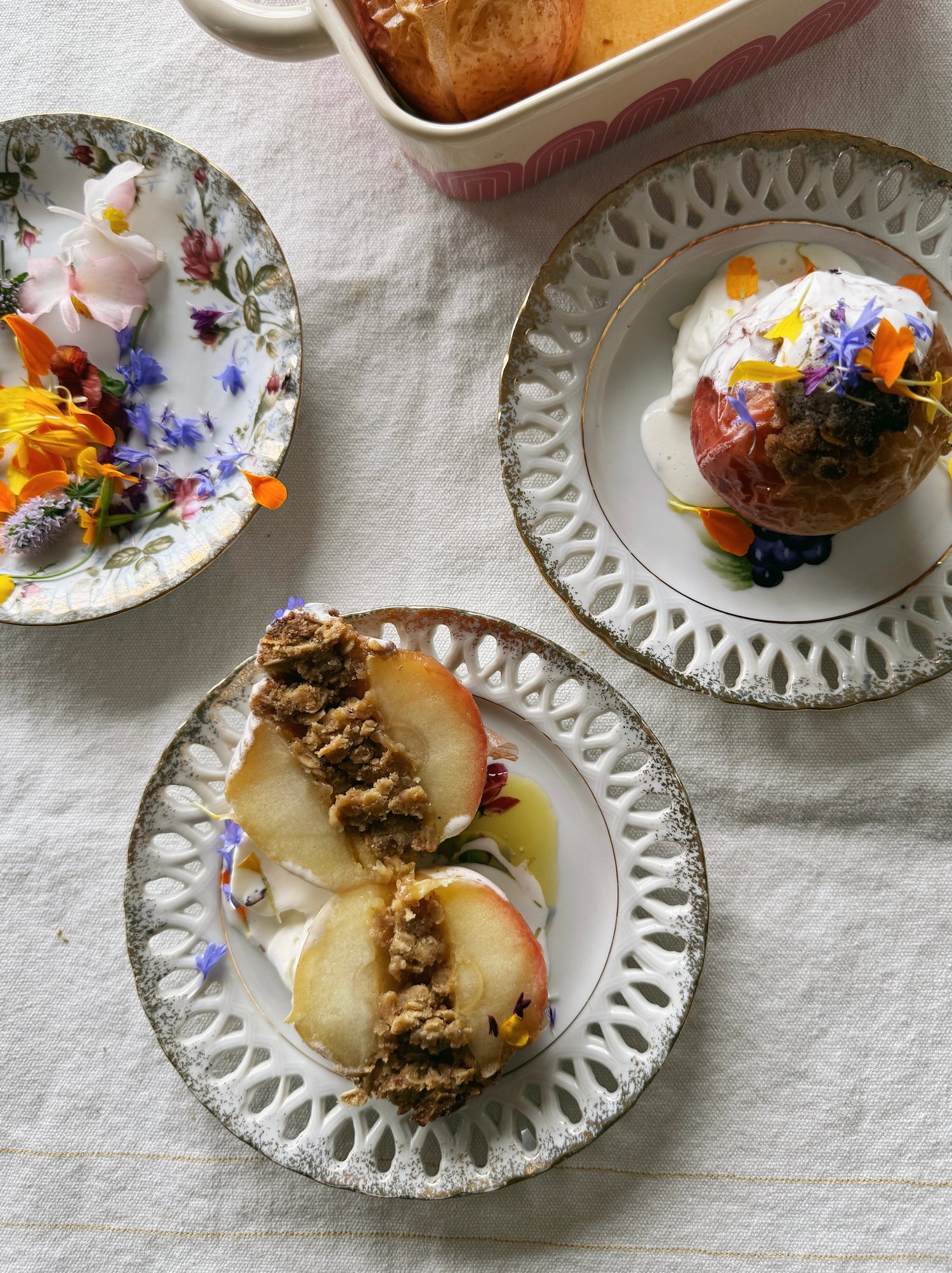 Baked Apples with Oat Crumble